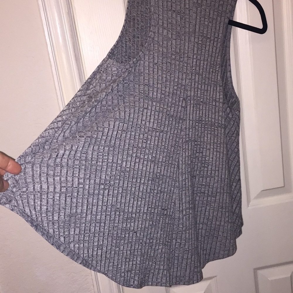 Grey top - Picture 5 of 5